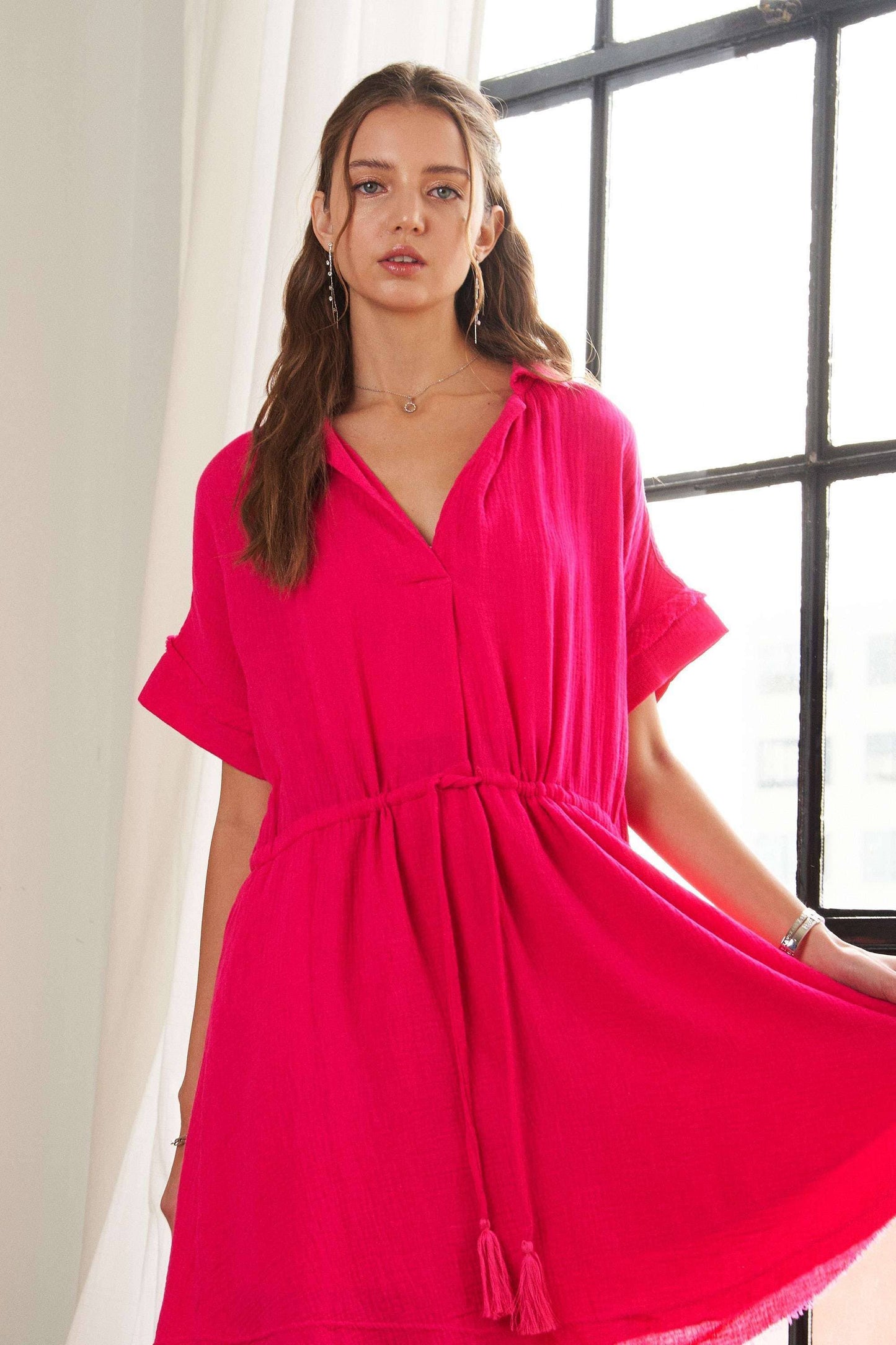 5177IMD - WAIST DRAWSTRING DRESS WITH RAW HEM: FUCHSIA / M