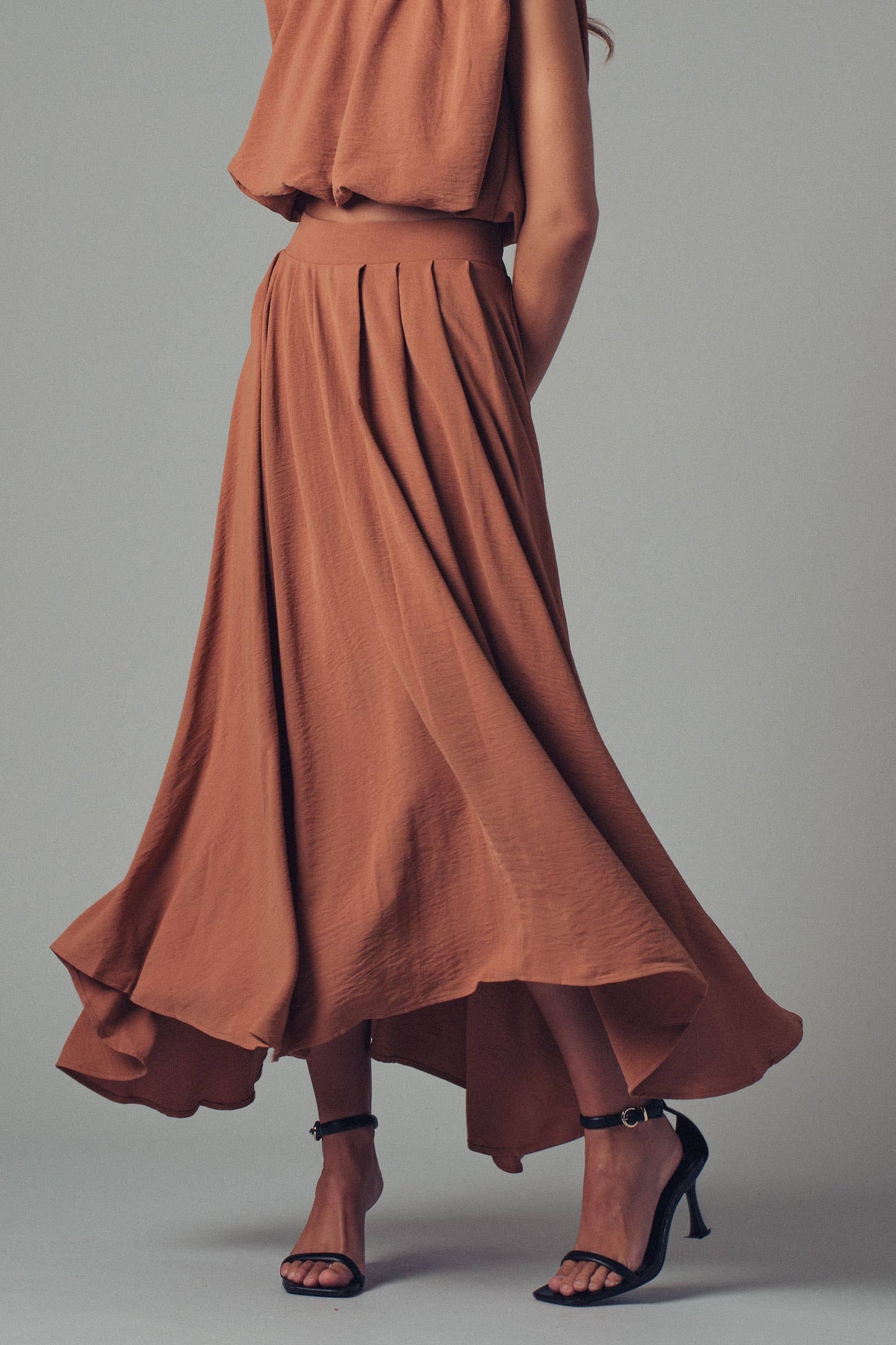 Pleated High-Waist Flowy Skirt: CAMEL / S-2/M-2/L-2