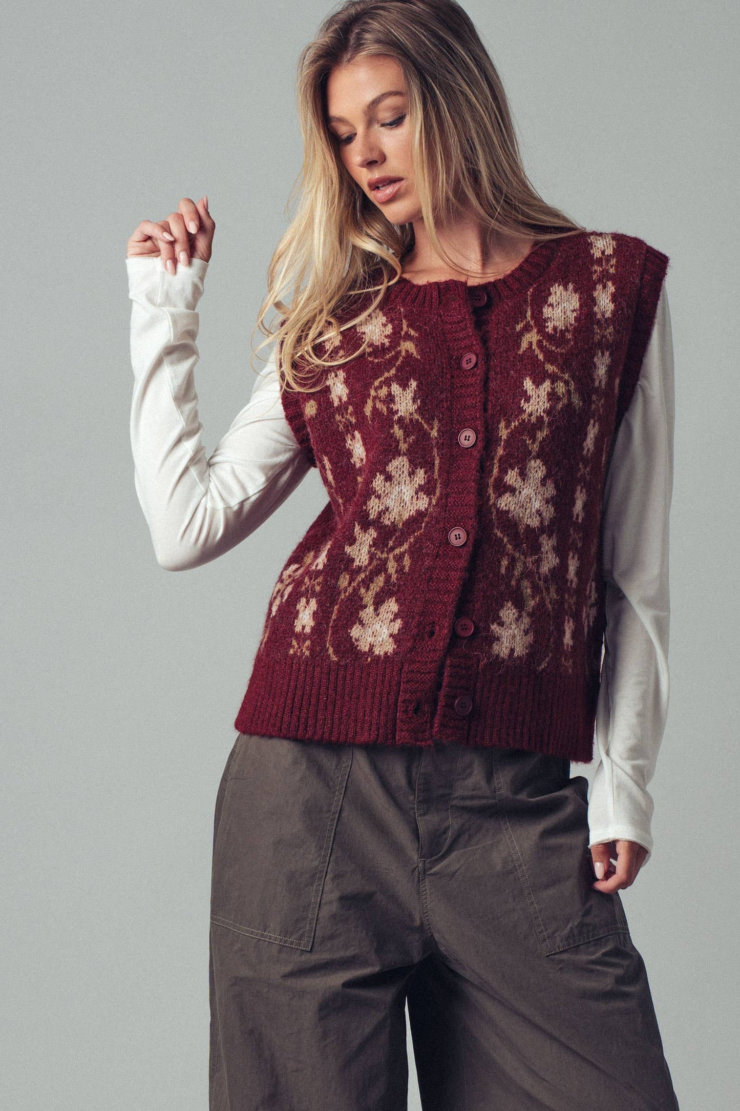 Floral Knit Button-Up Sweater Vest: BLACK MULTI / S-2/M-2/L-2