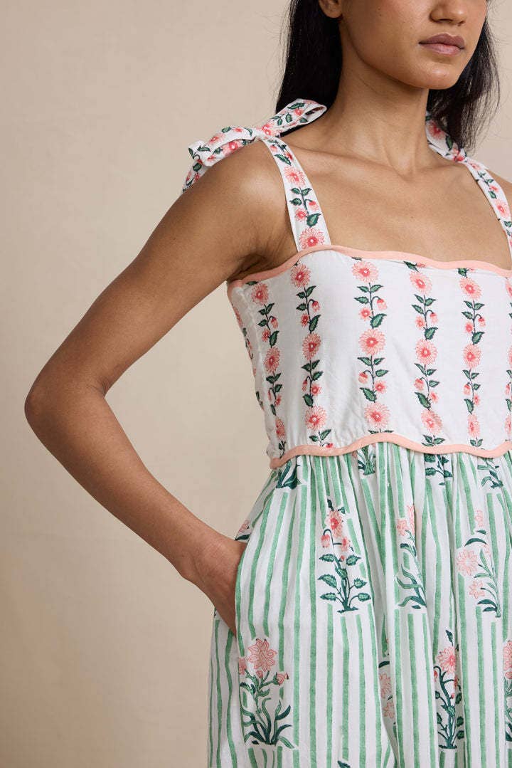 2025 Hanakotoba Floral flare swing dress w bow tie straps: Green / L