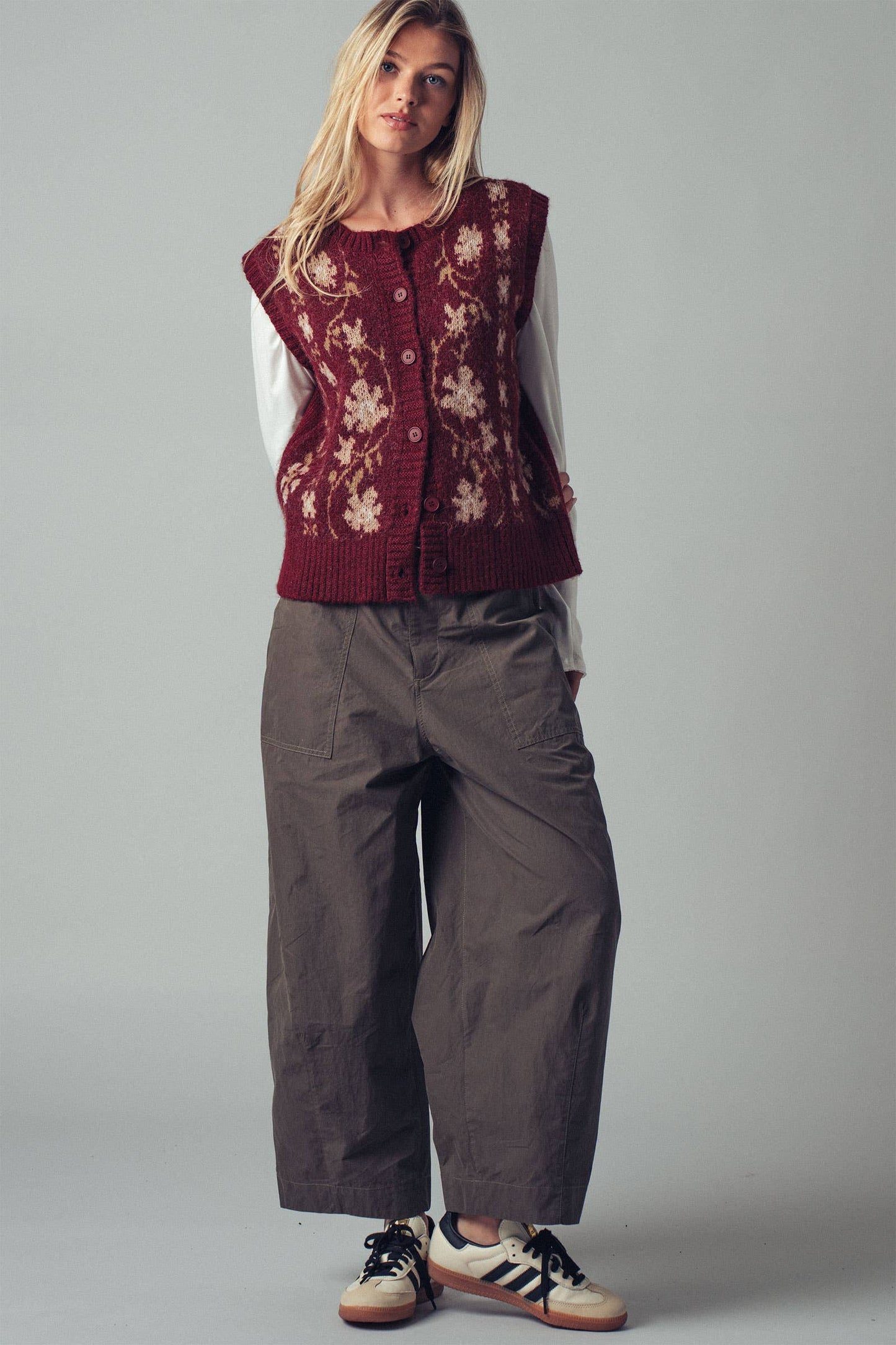 Floral Knit Button-Up Sweater Vest: BLACK MULTI / S-2/M-2/L-2
