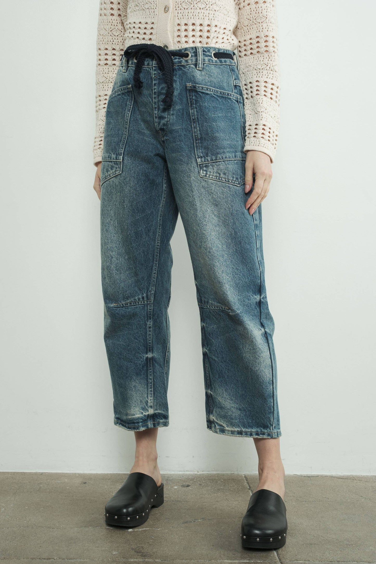 MAP3083 BARREL DENIM PANTS WITH EYELET WAIST: MEDIUM WASH / L