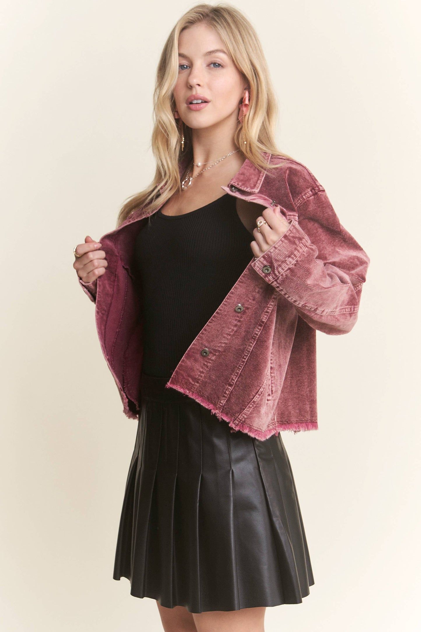 CEJ3662WN - FRAYED HEM CORDUROY JACKET: BURGUNDY / L