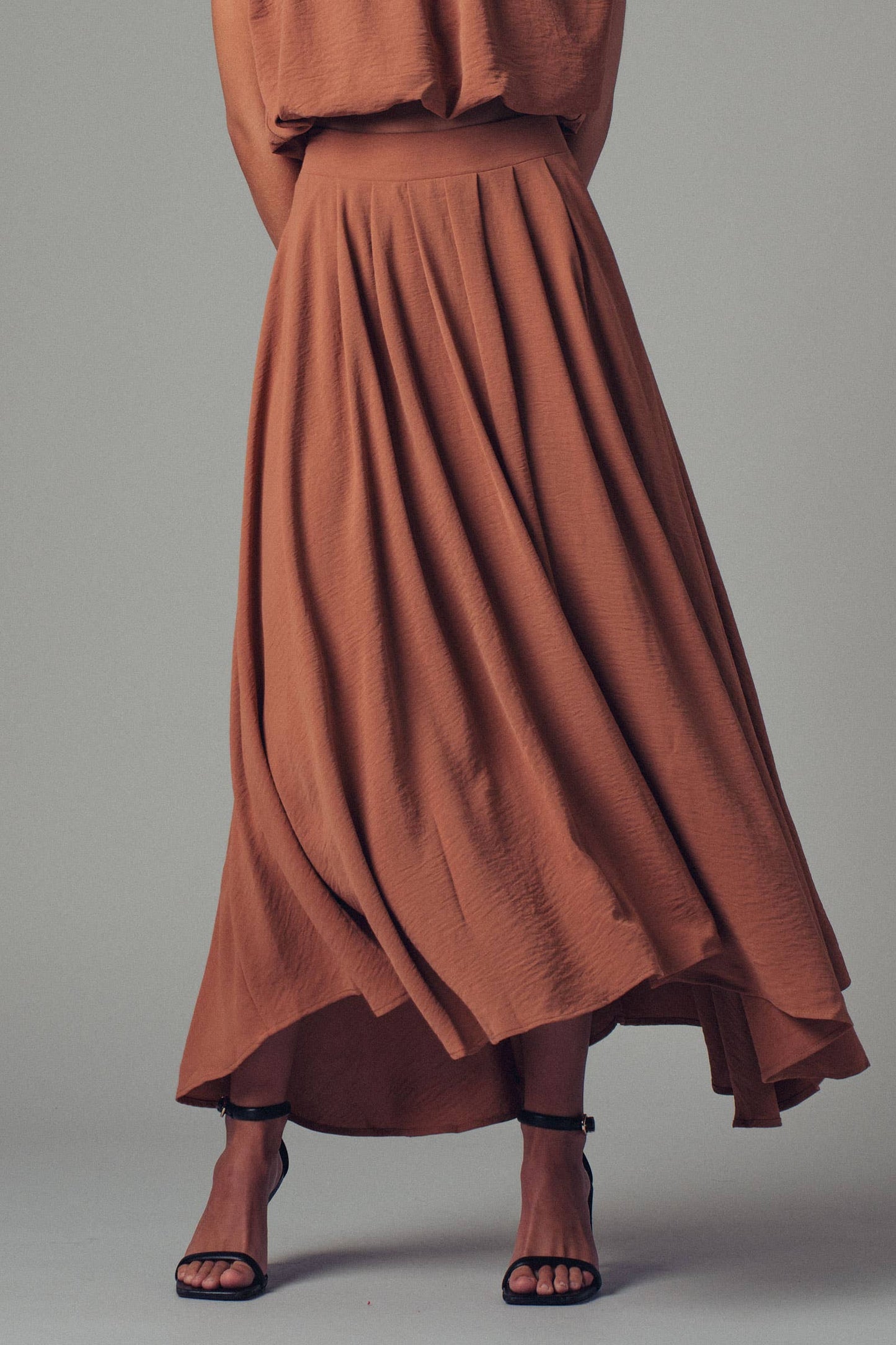 Pleated High-Waist Flowy Skirt: CAMEL / S-2/M-2/L-2