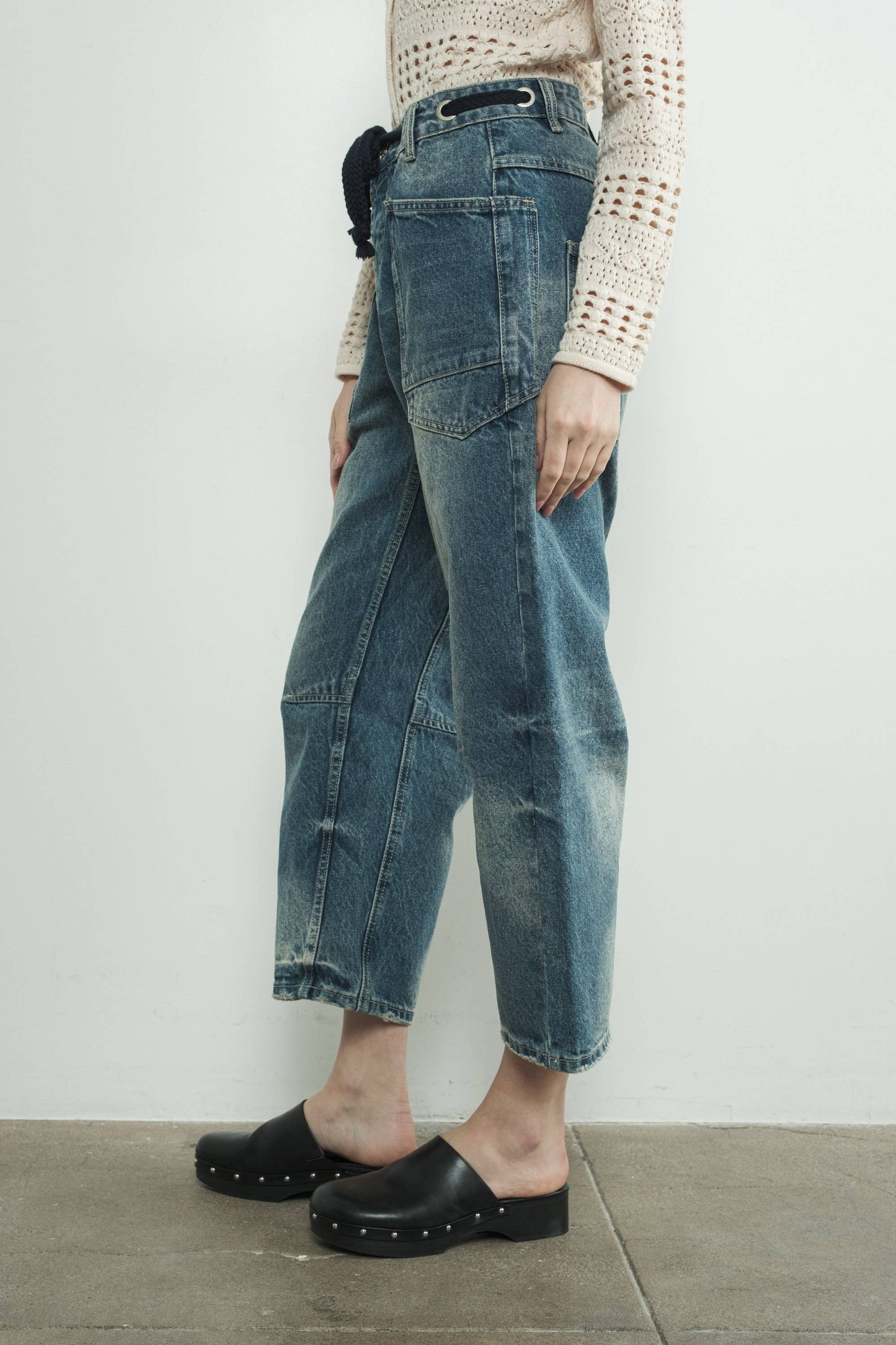 MAP3083 BARREL DENIM PANTS WITH EYELET WAIST: MEDIUM WASH / M