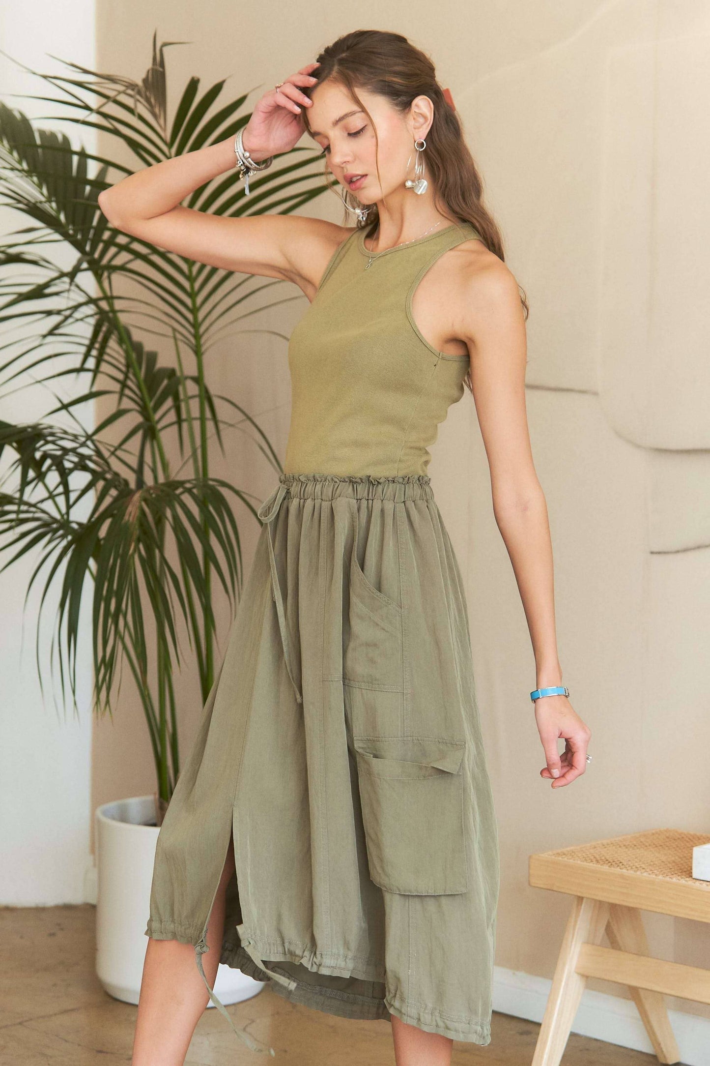 CED3481 - DRAWSTRING DETAIL WASHED DRESS: LT OLIVE / S