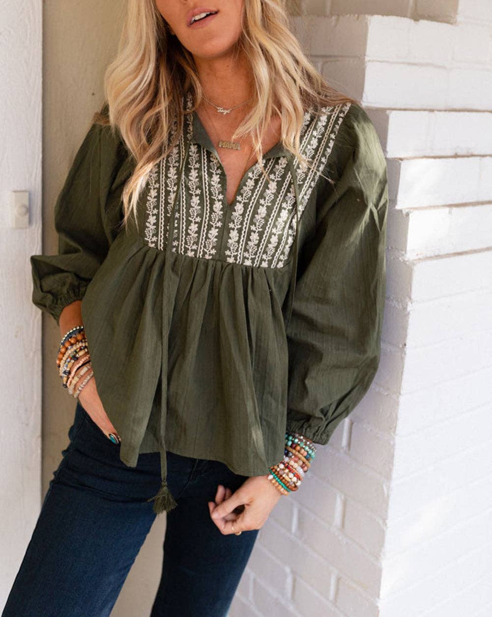 Embroidered Split Neck Pleated Loose Blouse: Green / L