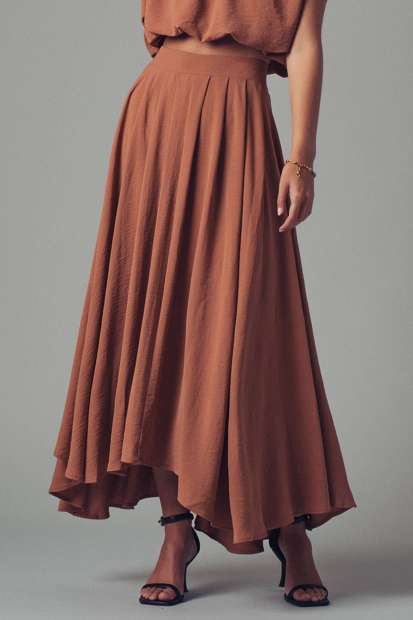 Pleated High-Waist Flowy Skirt: CAMEL / S-2/M-2/L-2
