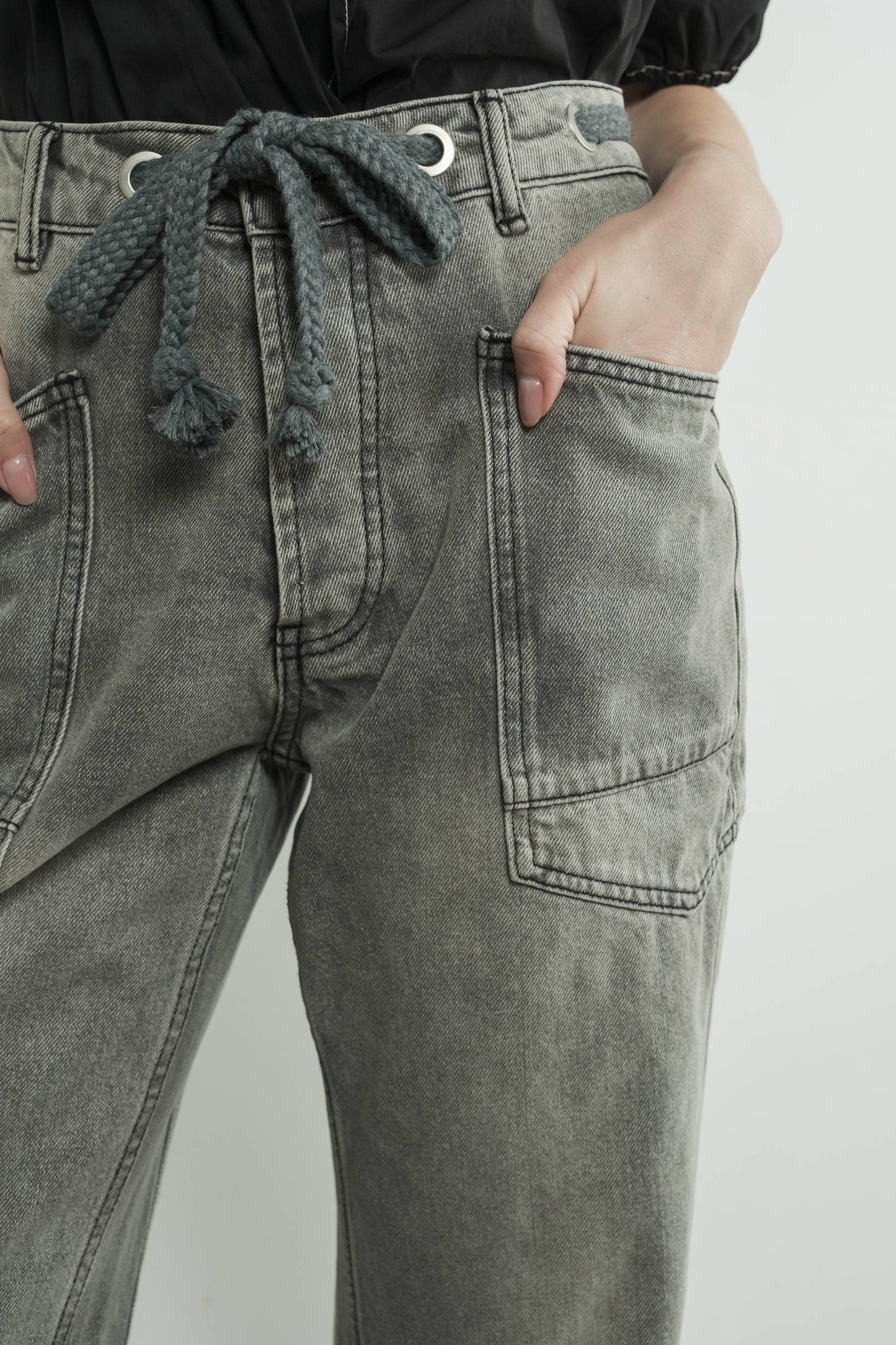 MAP3083 BARREL DENIM PANTS WITH EYELET WAIST: MEDIUM WASH / M