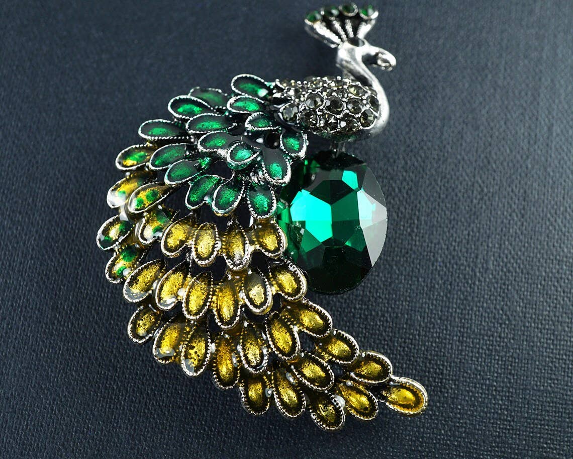 Elegant Crystal Peacock Brooch – Green & Gold Statement Pin