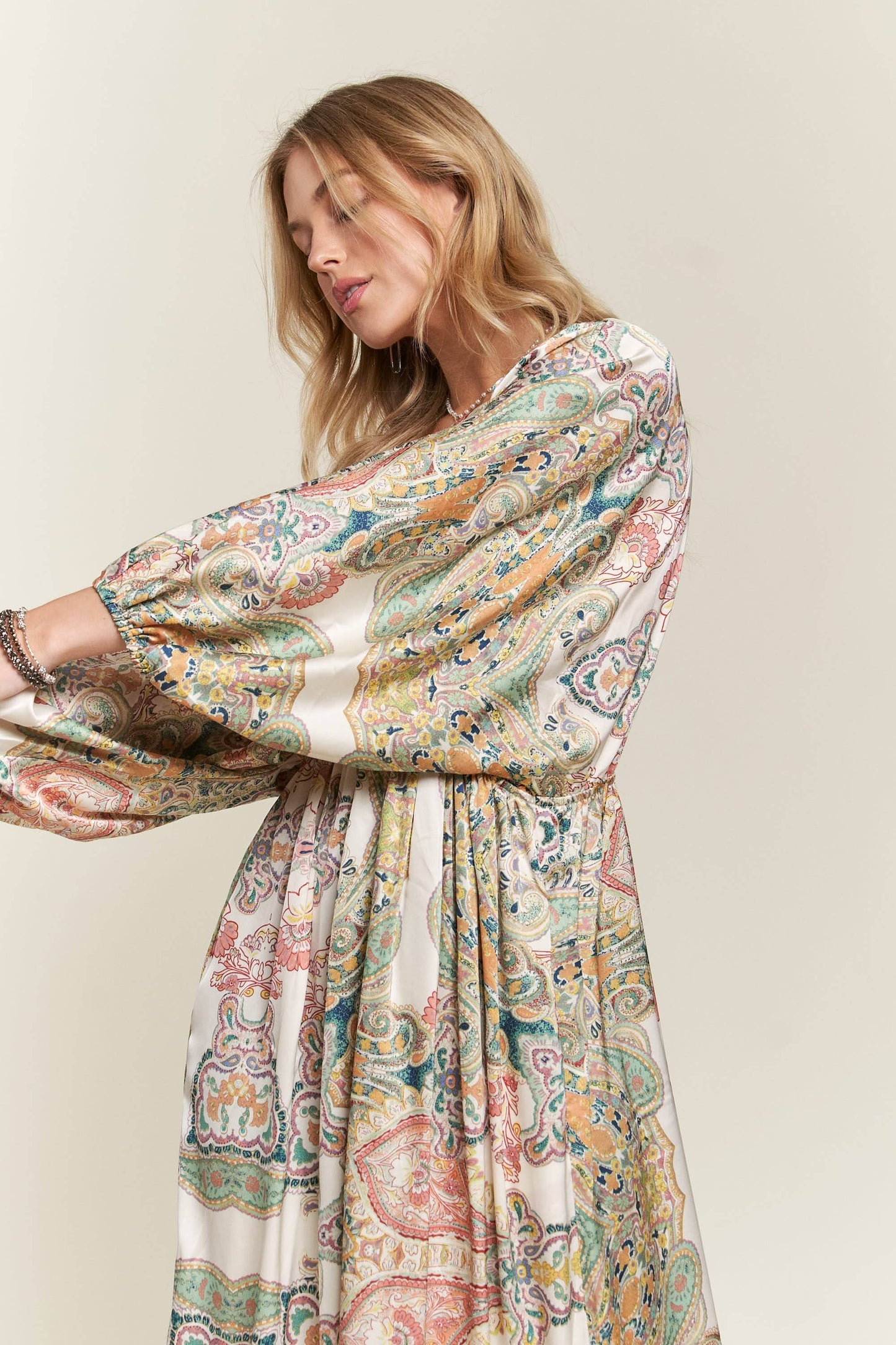 CED3540WN - BATWING SLEEVE BOHO PAISLEY DRESS: OLIVE / M