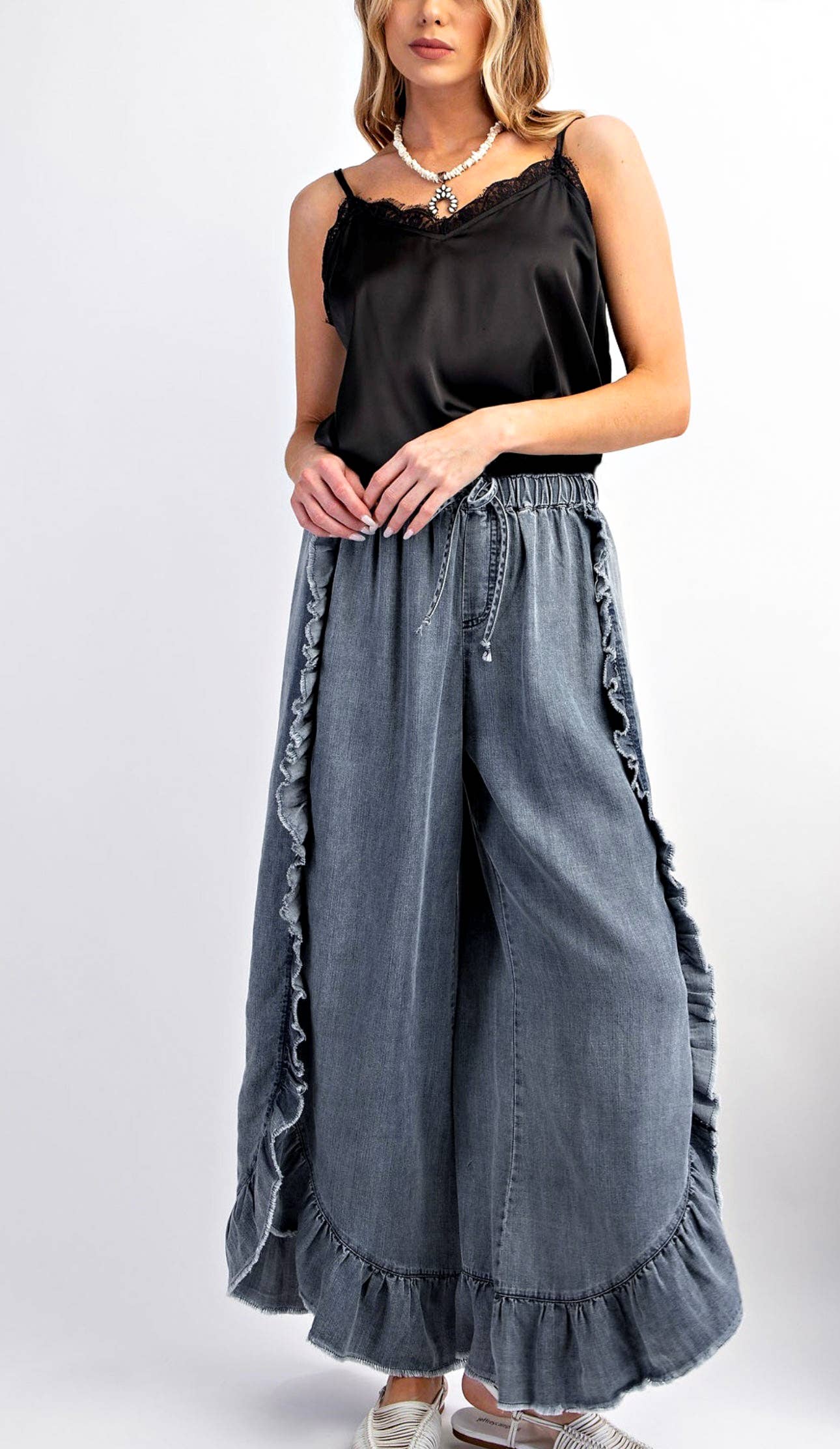 Bohemian Ruffled Flared Jeans: Blue / XL