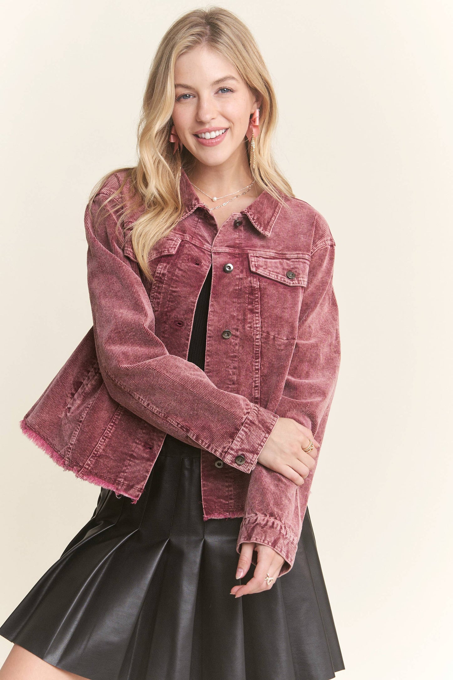 CEJ3662WN - FRAYED HEM CORDUROY JACKET: BURGUNDY / L